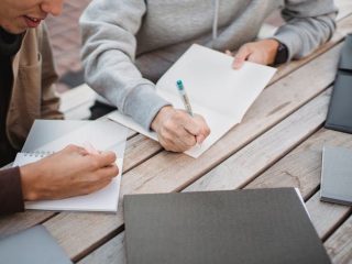SOLVED! Adanya rutinitas harian di satuan pendidikan memudahkan peserta didik dan guru karena ...