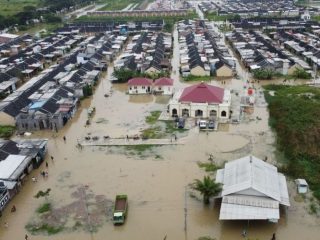Perumahan Tenggelam Sampai Atap! Netizen Geram, Prisma Property Kena Hujat
