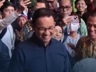 Anies Baswedan Hadiri Sidang Perdana Tom Lembong, Beri Dukungan Moril