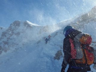 Mau Naik Gunung? Jangan Sampai Kena Hipotermia, Ini Perlengkapan Wajib Biar Tetap Aman!