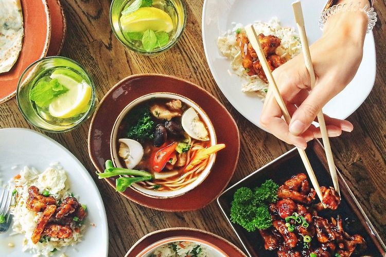 Jangan Kalap! Ini Bahaya Berbuka Puasa Terlalu Kenyang