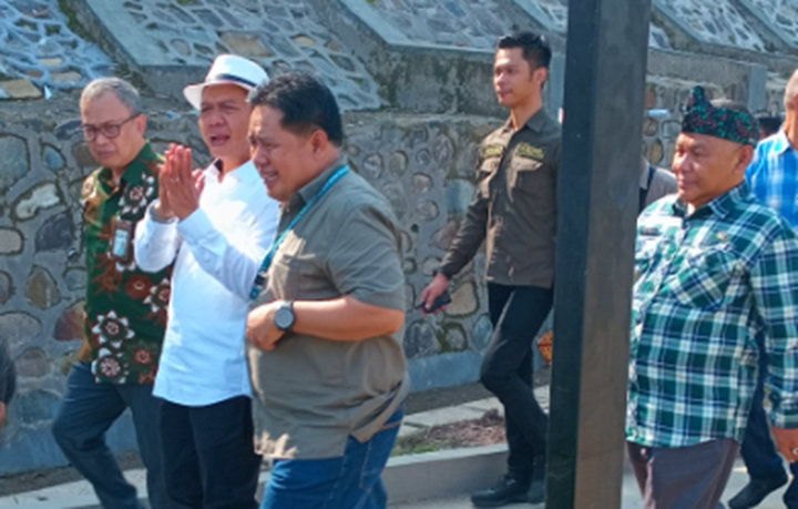 Bupati Kabupaten Bandung Resmikan Alun Alun Paseh