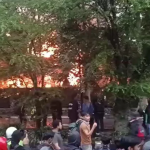 Wisma MPR di Bandung dibakar masa demo