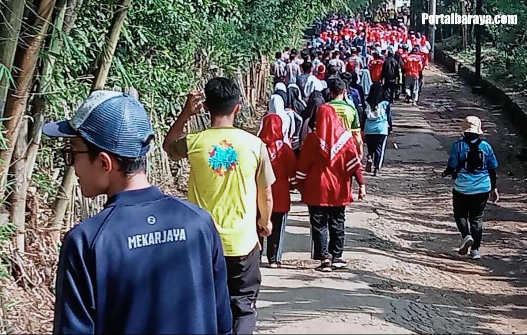 Gerak jalan HUT RI ke-80 Kecamatan Paseh